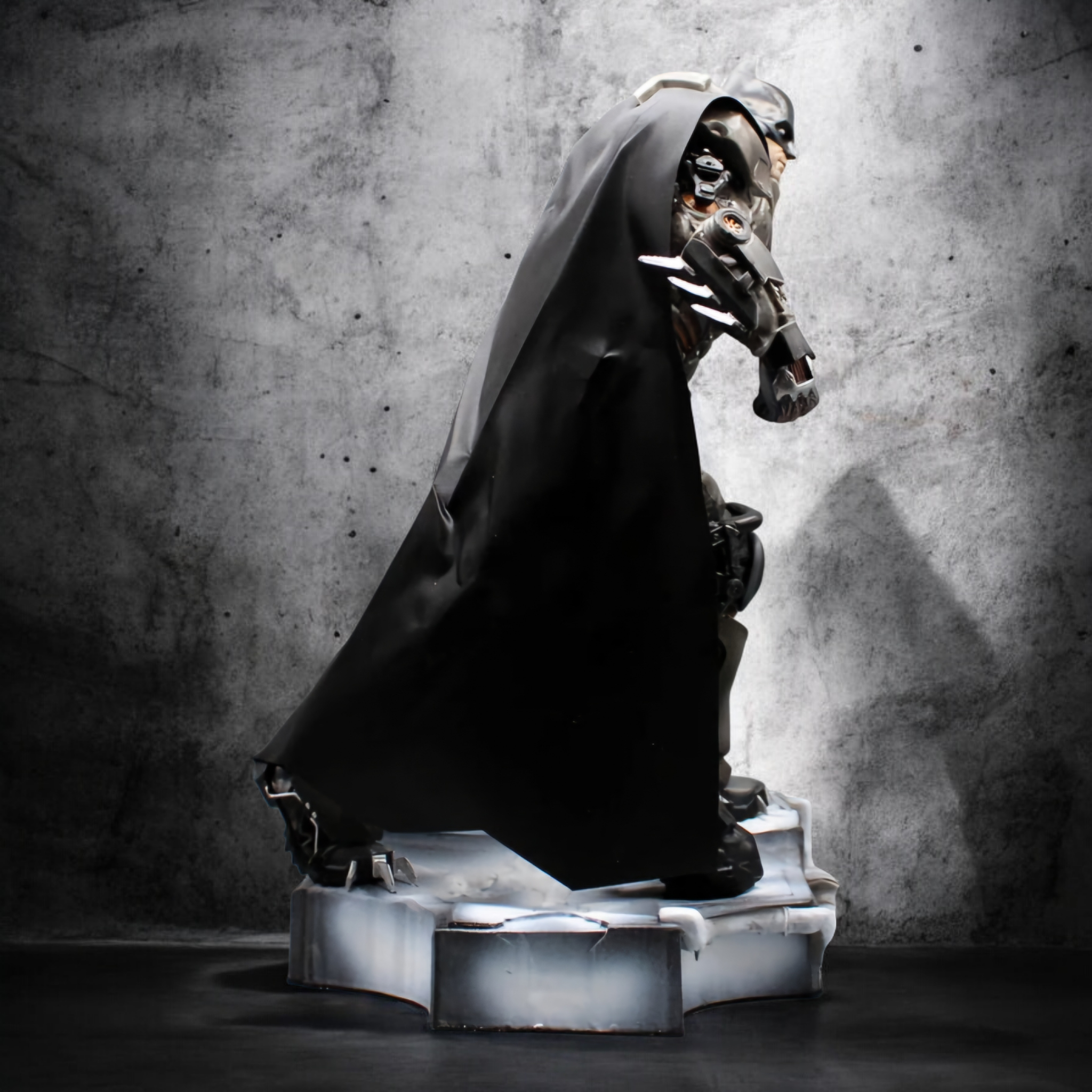 Batman Armored Suit Battle Stance Statue | Batman v Superman Premium DC Collectible