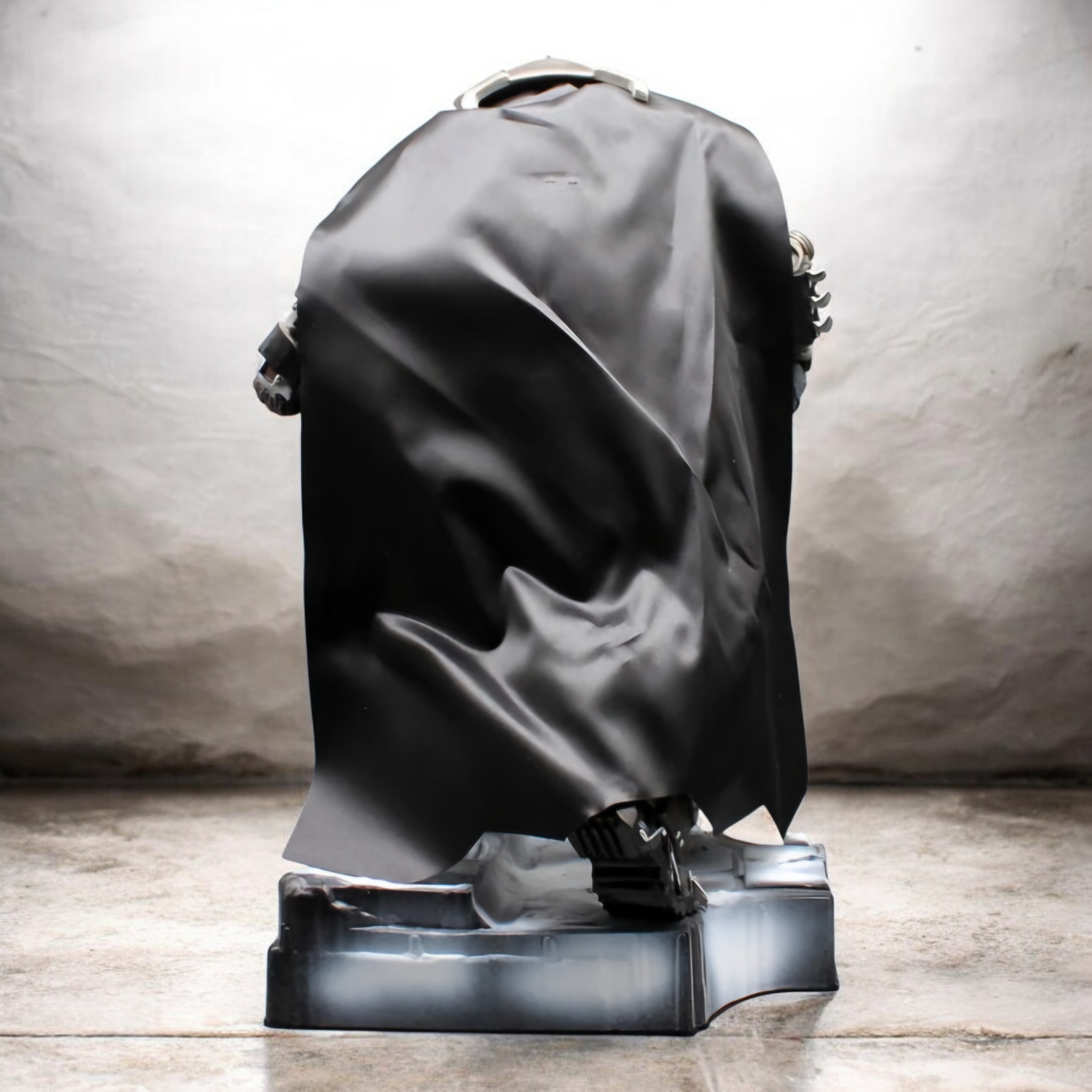 Batman Armored Suit Battle Stance Statue | Batman v Superman Premium DC Collectible